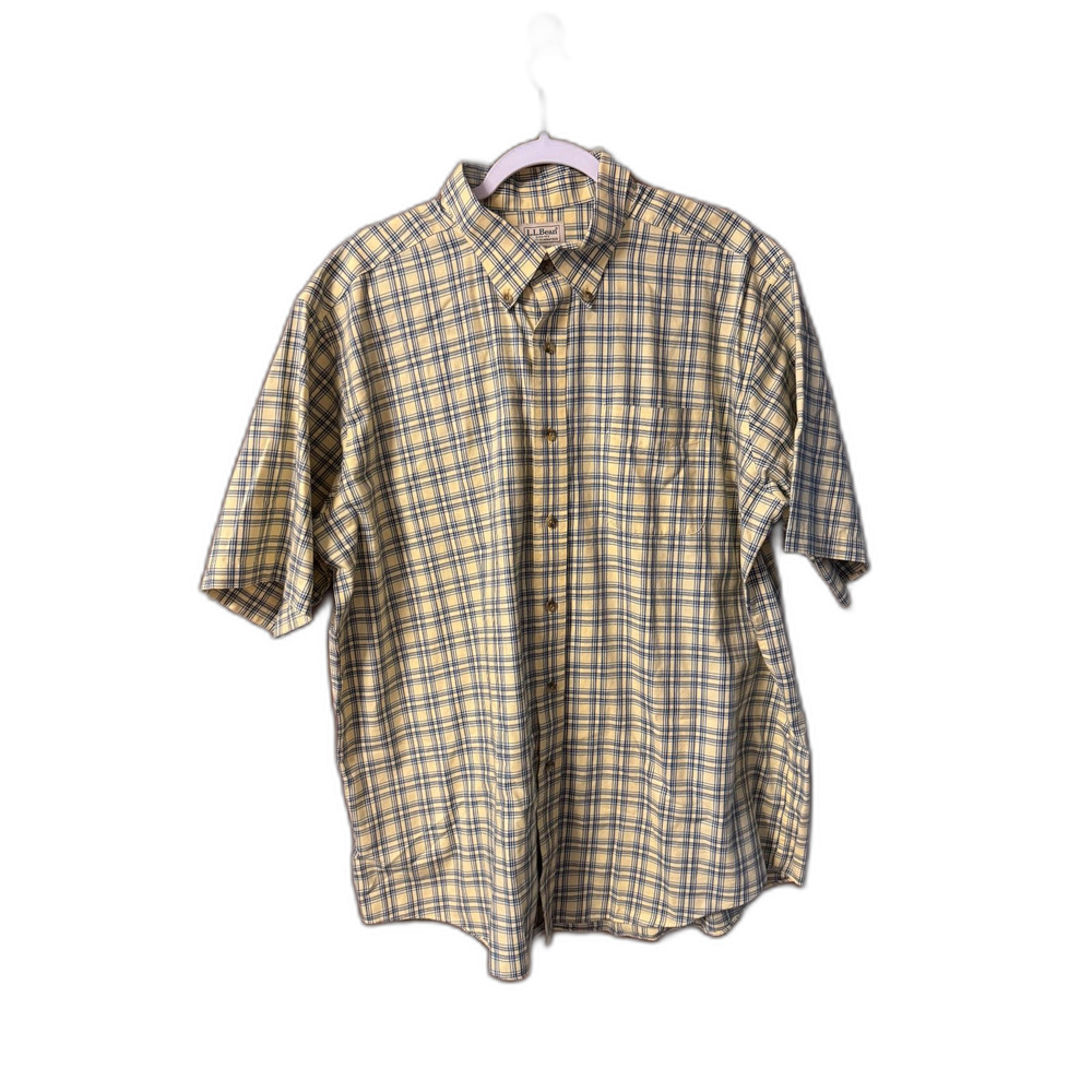 L.L. Bean Men's Traditional Fit Short Sleeve Dress Shirt